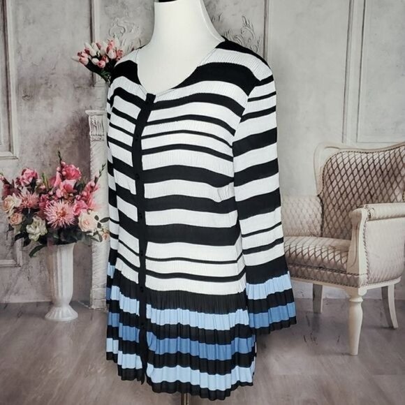 𝅺renuar Blue White Striped Pleated Round Neck Long Bell Sleeves Blouse Size M - Picture 5 of 10